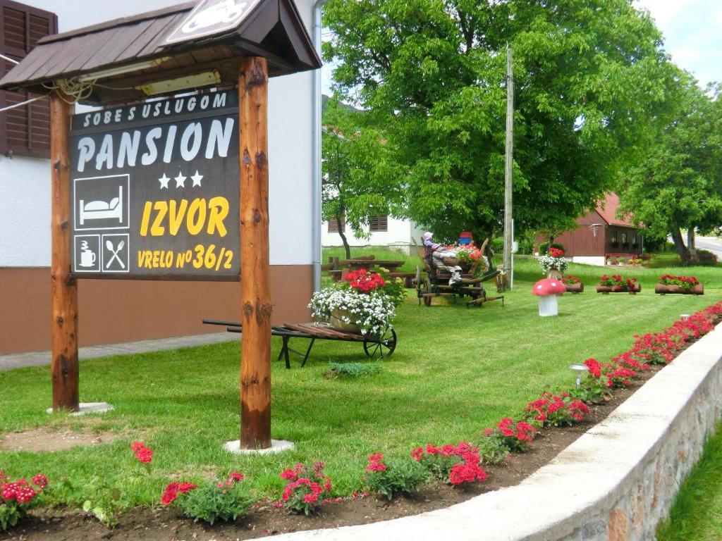 Pansion Izvor Hotell Korenica Exteriör bild