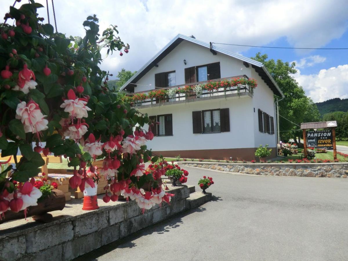 Pansion Izvor Hotell Korenica Exteriör bild