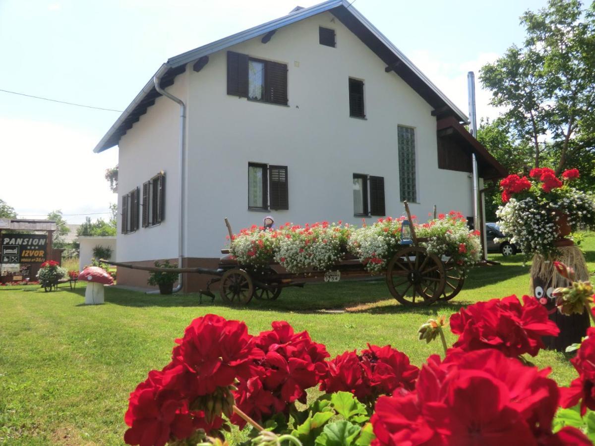 Pansion Izvor Hotell Korenica Exteriör bild